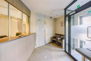 Bent u op zoek naar een eigendom waar wonen en werken gecombineerd kunnen worden op een strategische locatie? Ontdek dan deze...