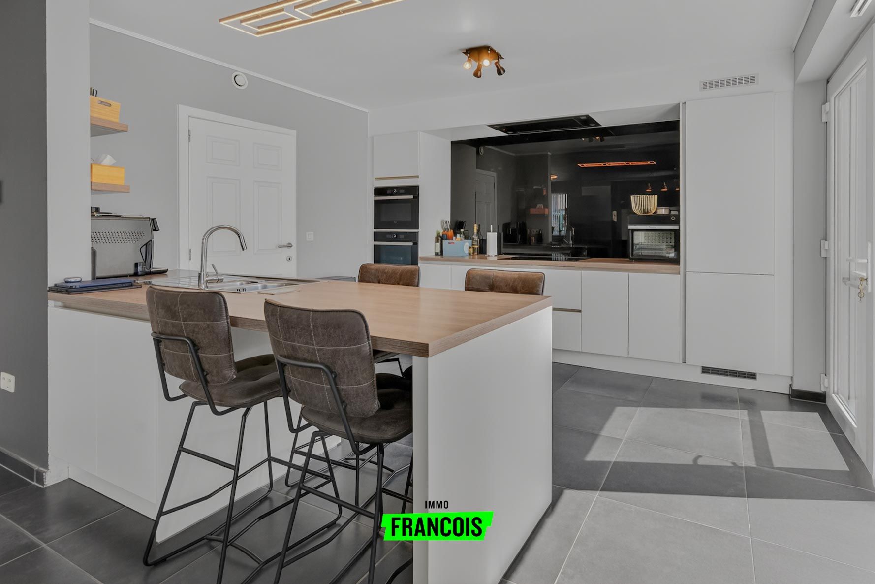 Instapklare energiezuinige gezinswoning met 4 slaapkamers en tuin in Houthulst te koop! - foto 5