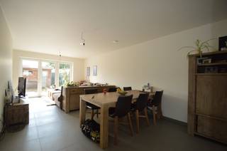 Deze mooie en recente woning is gelegen in een rustige en aangename verkaveling en biedt een hedendaags wooncomfort met een uitzonderlijk...