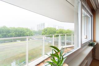 Te renoveren 3-slaapkamer appartement op de 4de verdieping van een verzorgd en residentieel appartementsgebouw.Het centraal gelegen appartement heeft...