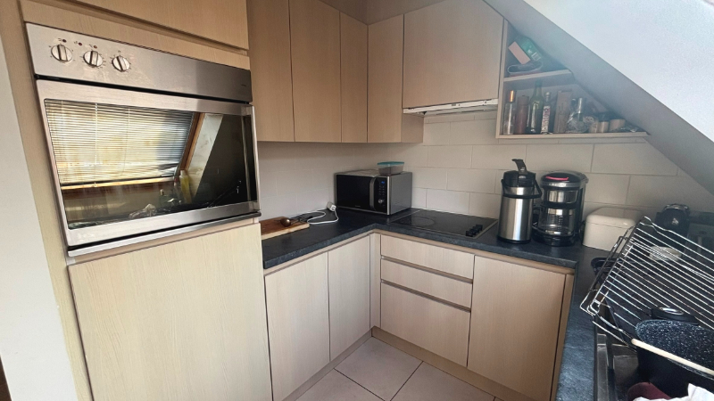 Prachtig Dakappartement met 2 slaapkamers en TERRAS te huur in Roeselare - photo 4