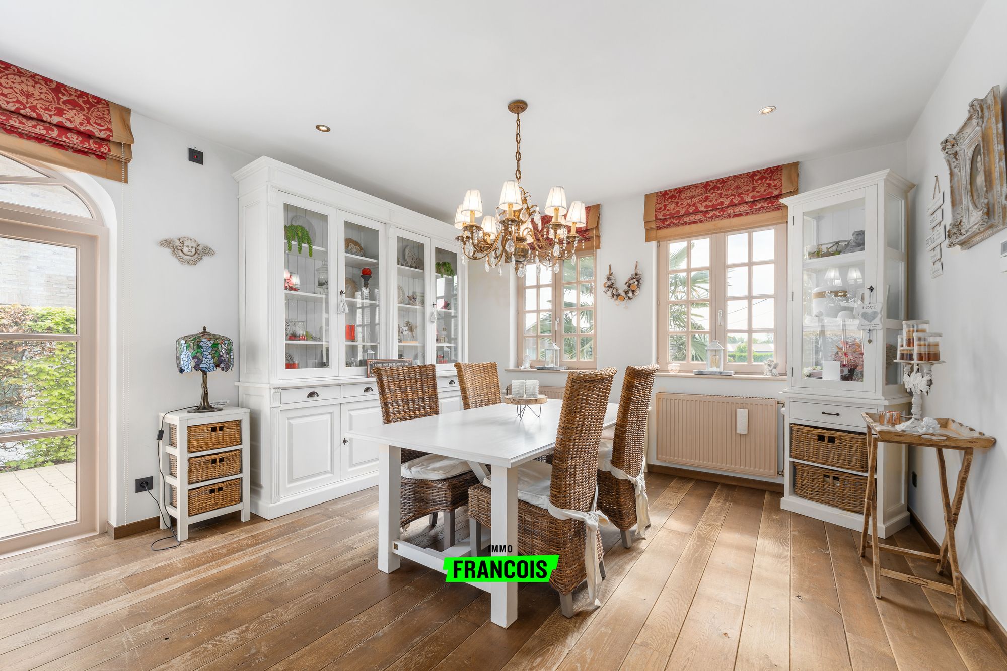 Zeer ruime pastoriewoning met kangoeroemogelijkheden in Sint-Lievens-Houtem - foto 5