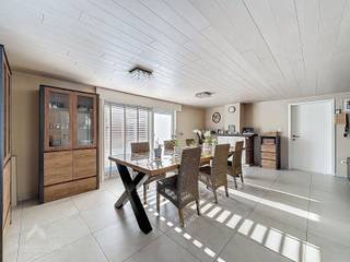 Deze instapklare alleenstaande woning is rustig gelegen in een doodlopende straat, terwijl winkels, scholen en belangrijke verbindingswegen...