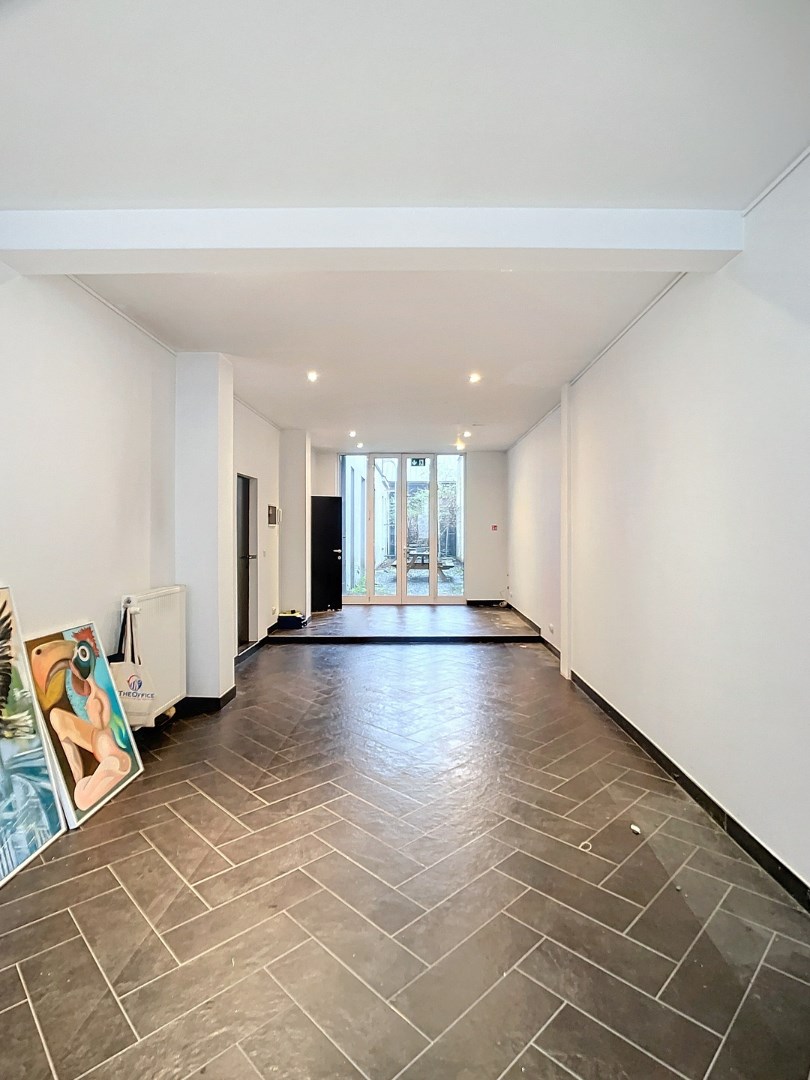 Commercial à louer à Anvers - photo 2