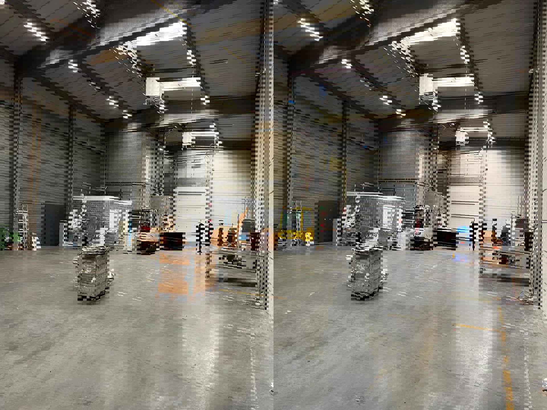 Magazijn 1080m² met  kantoor  308m² te Kontich - foto 2