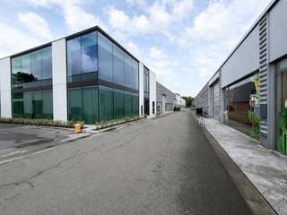 Dit modern en lichtrijk kantoor te huur is gelegen op de eerste verdieping van een modern kantoorgebouw. Het is ideaal voor bedrijven die op zoek...