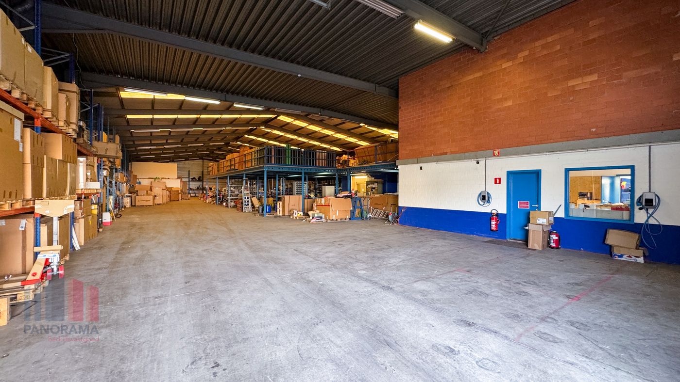 VEELZIJDIG BEDRIJFSGEBOUW VAN 1.500 m² OP INDUSTRIEGROND 3.030 m² TE BOOM - foto 4