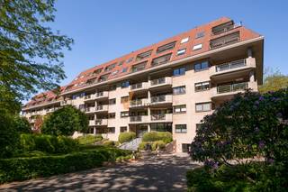 In het verzorgde en goed onderhouden residentie Dennendael bieden wij dit ruim appartement aan op de eerste verdieping, bereikbaar via lift. Met...
