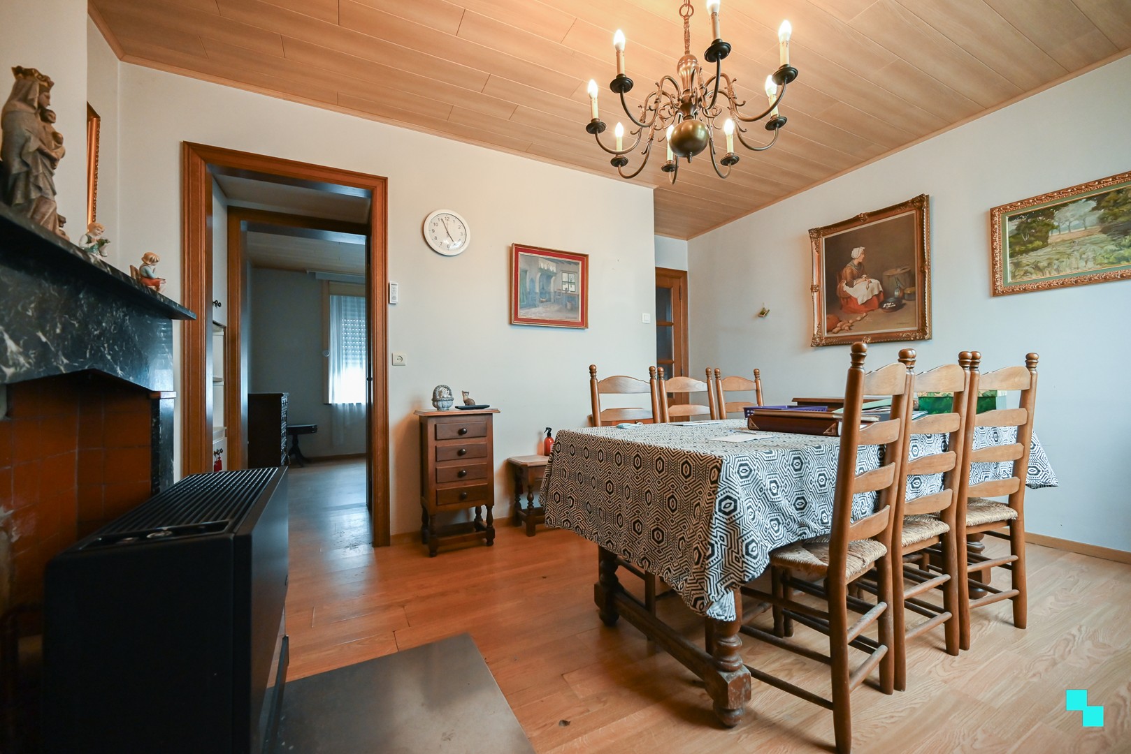 Te renoveren ééngezinswoning met vier slaapkamers en stockagemogelijkheden te Izegem - foto 4