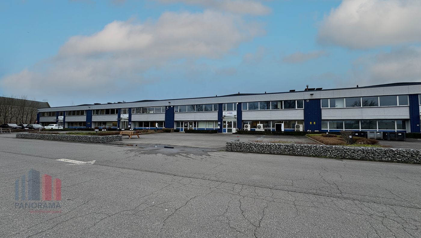 1 152 m² d'entrepôt avec 144 m² de bureaux à louer - photo 3