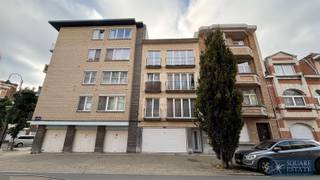 <p><span>Square Estate offers you this superb 2-bedroom flat, located on Avenue Notre Dame de Lourdes.</span></p><p><span> </span></p><p><span>The flat comprises: an entrance hall, a spacious and bright living room, a fitted kitchen with access to a small terrace, a large bedroom with built-in wardrobe and a second bedroom. It also has a separate toilet. </span></p><p><span>A cellar is also included.</span></p><p><span> </span></p><p><span>Possibility to rent a double garage for an additional 180/month.</span></p><p><span>Common charges amount to 80/month.</span></p><p><span> </span></p><p><span>For more information or to schedule a viewing, please contact Square Estate on 02/460.42.01 or at info@square-estate.be. </span></p>