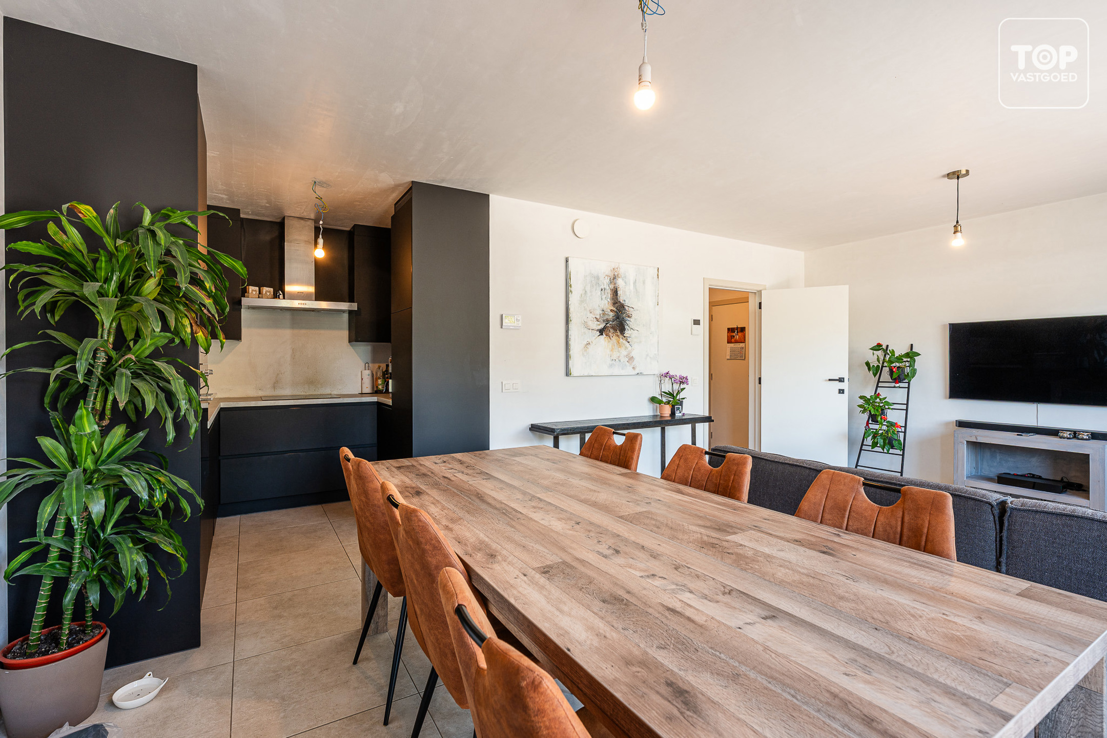 Gelijkvloers appartement met garage en zonnige tuin. - foto 4