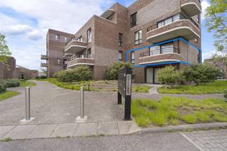 TE KOOP: Stijlvol appartement met zuidgericht terras én kanaalzicht in Hasselt!Welkom in oHase, een unieke woonomgeving in de Frans Tempelsstraat te...