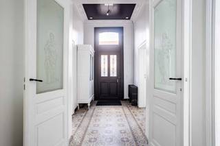 Bent u op zoek naar een uitzonderlijke woning met karakter en uitstraling?Deze prachtig gerenoveerde pastorij combineert op harmonieuze wijze...