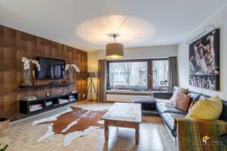 Riant duplex appartement (230 m²) met 3 slaapkamers en 3 terrassen in Brasschaat. Het pand is uiterst gunstig gelegen in het dorpscentrum, waar tal...