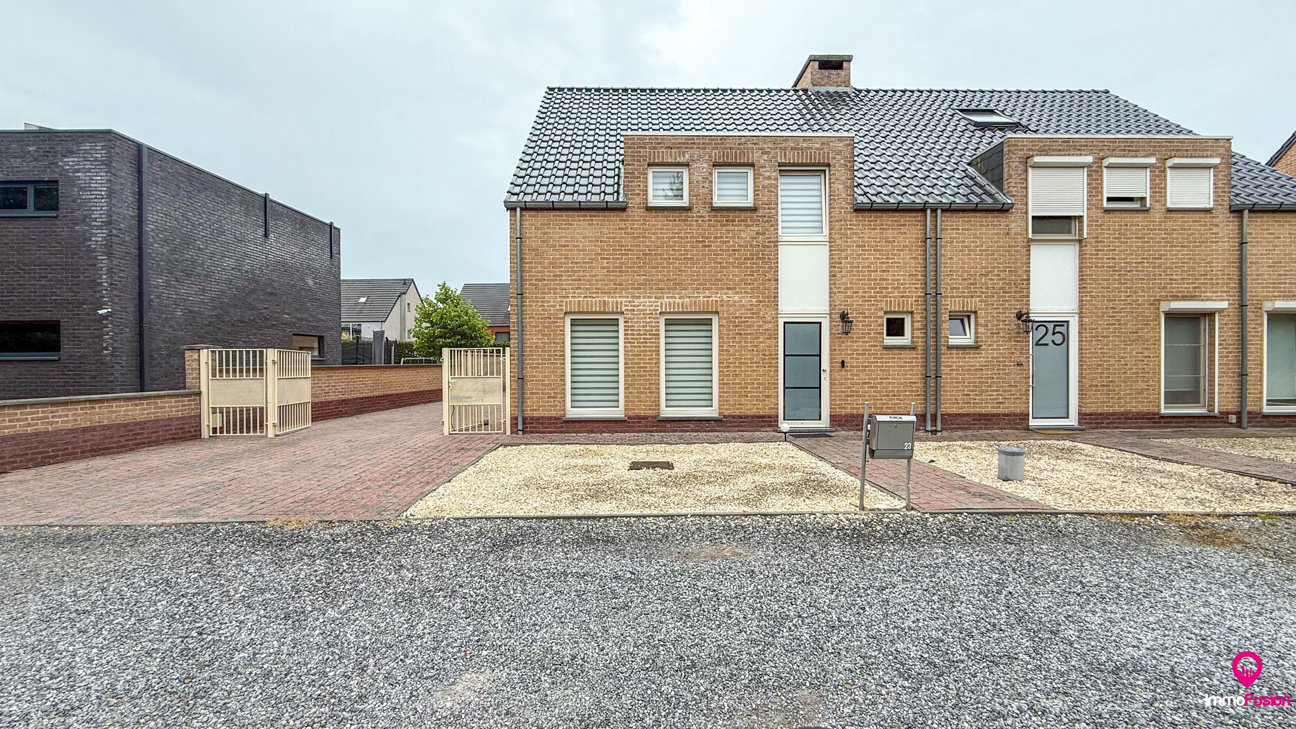 Instapklare woning met 3 slpks, tuin en garage in Lillo! - foto 4