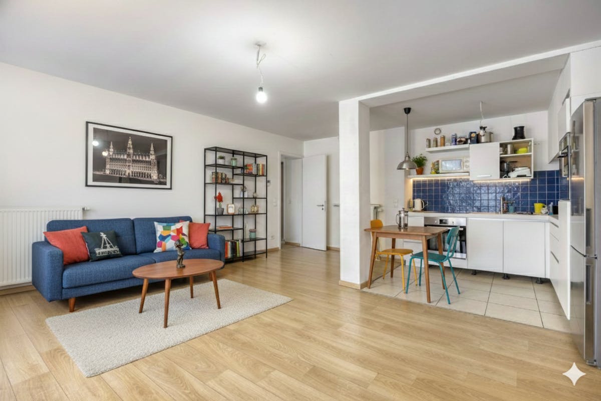 Ruim appartement met twee slaapkamers in centrum Brussel - foto 2