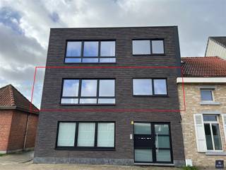 RECENT, MODERN APPART. MET 2 SLPKS EN AUTOSTAANPL. Bent u op zoek naar een instapklaar, modern appartement in een kleinschalig gebouw? Dan is dit...