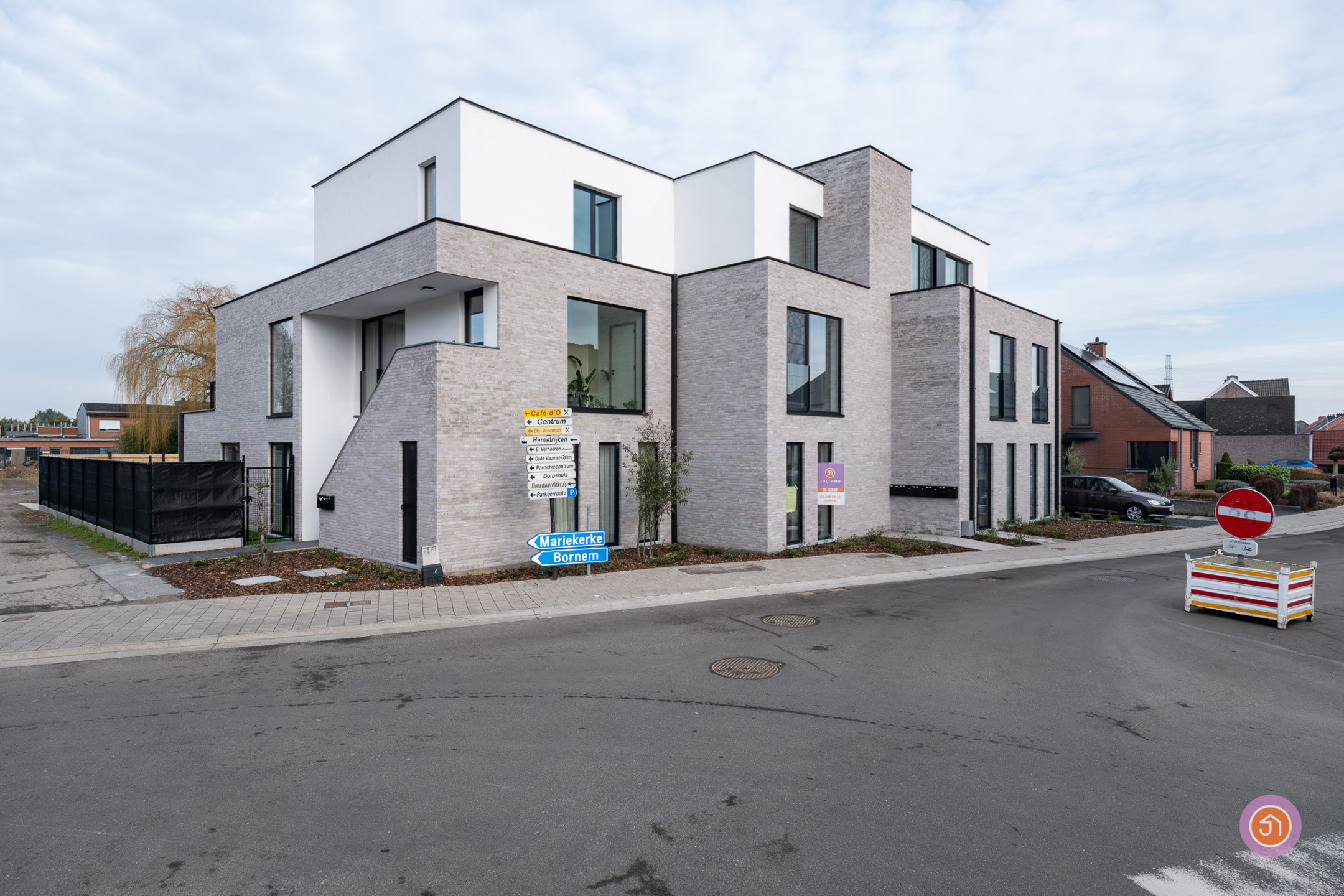 2 Autostaanplaatsen in het hartje van Sint-Amands - foto 2