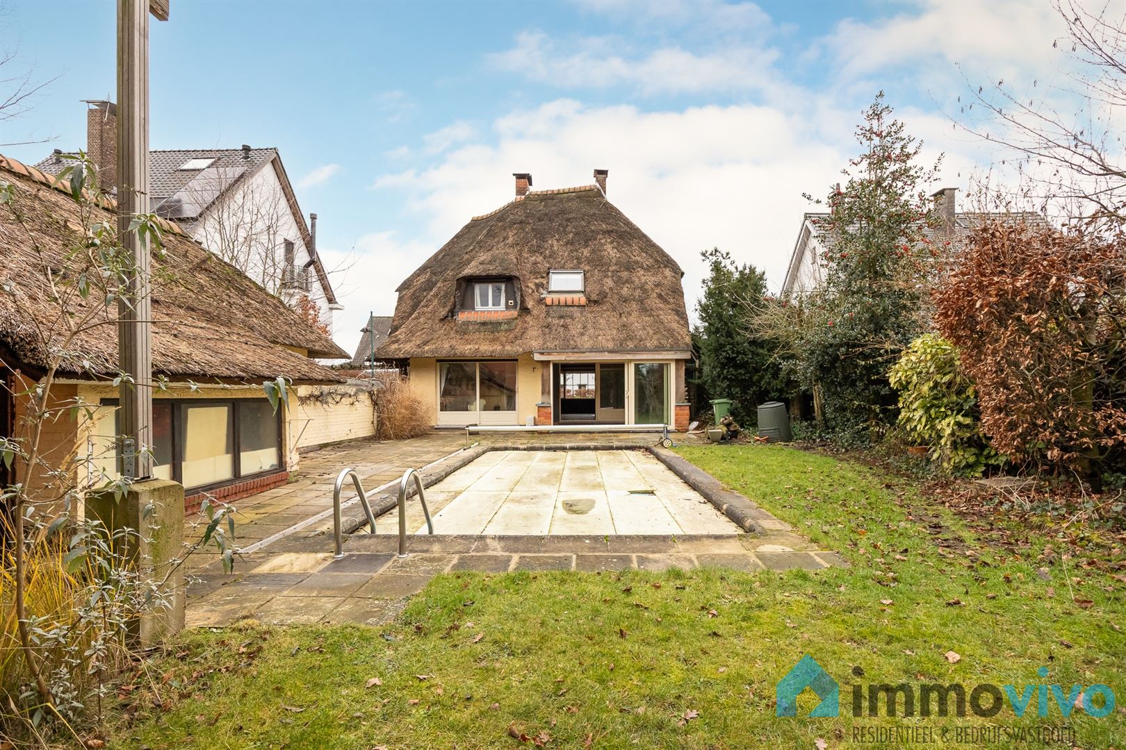 Rietgedekte open bebouwing met 4 slaapkamers in Bloemetjeswijk - foto 2