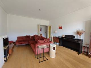 Ruim en lichtrijk 2 slaapkamer appartement ca. 111m² met een aparte bureauruimte/dressing op parket met terrasje gelegen op de 6de verdieping...
