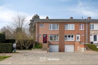 VALIMMAS verkoopt te Meise deze rustig en residentieel gelegen driegevelwoning met garage en tuin... Het gelijkvloers omvat een inkomhal met...