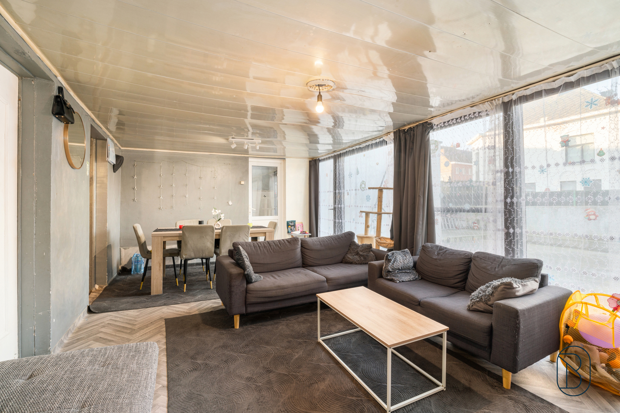 Instapklare woning met 5 slaapkamers en grote garage - foto 5