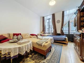 Bright 2-bedroom apartment with large garden – European Quarter, Ixelles📍 Rue du Trône 175 – 1050 IxellesLocated on Rue du Trône, just a 5-minute...