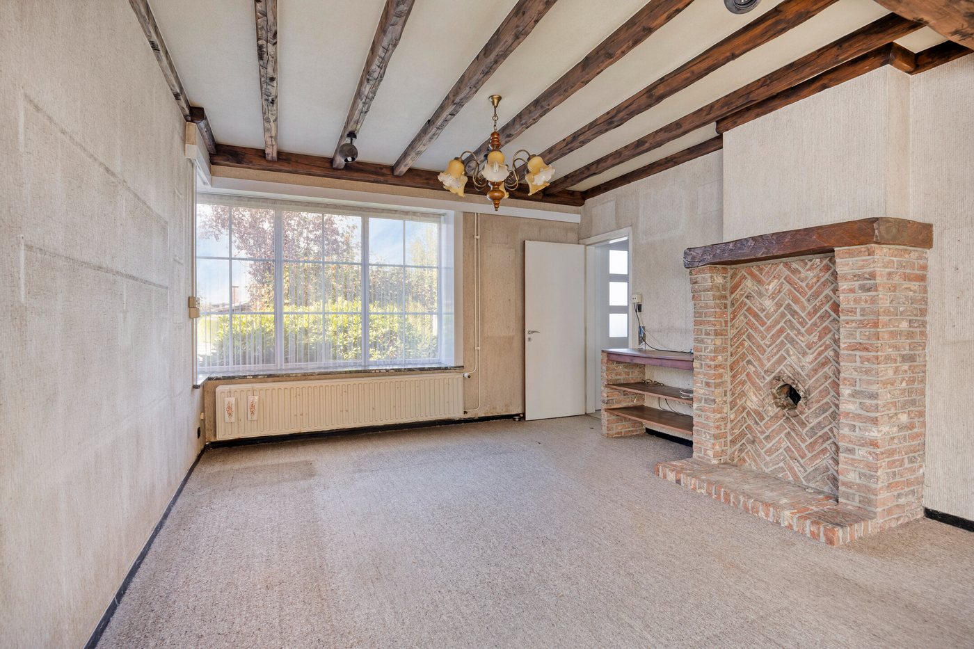 Ruime gezinswoning met 4 slaapkamers, grote garage en tuin - foto 3