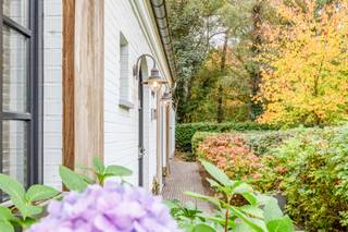 Ontdek deze prachtige villa in het idyllische Waasmunster. Gelegen temidden van het groen vormt deze woning de perfecte uitvalsbasis voor...