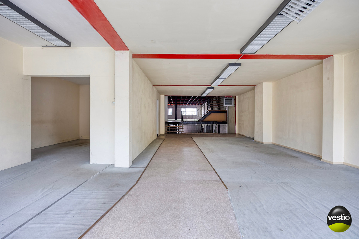 HANDELSPAND TE HOESELT NABIJ CENTRUM EN E313. - foto 3