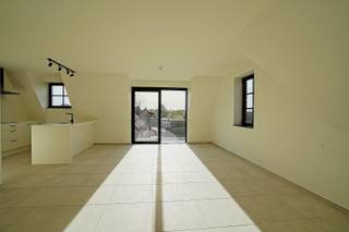 Op wandelafstand van het centrum van Buggenhout vindt u dit instapklare nieuwbouwappartement dat uitblinkt in comfort en energiezuinigheid. Dankzij...