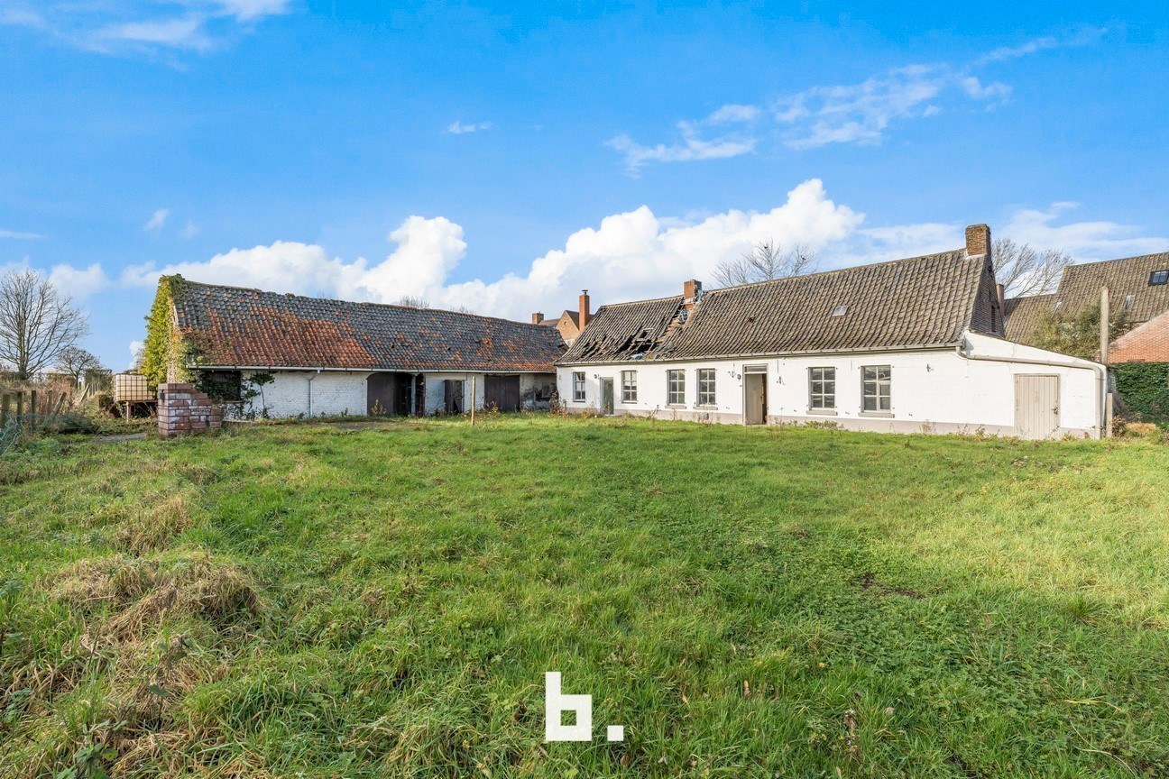 Renovatiepand met grond 2.215 m² - foto 5