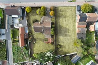 In het hart van Zwevezele, op een perceel van maar liefst 2.548 m², bevindt zich deze charmante villa met een bewoonbare oppervlakte van circa 250...