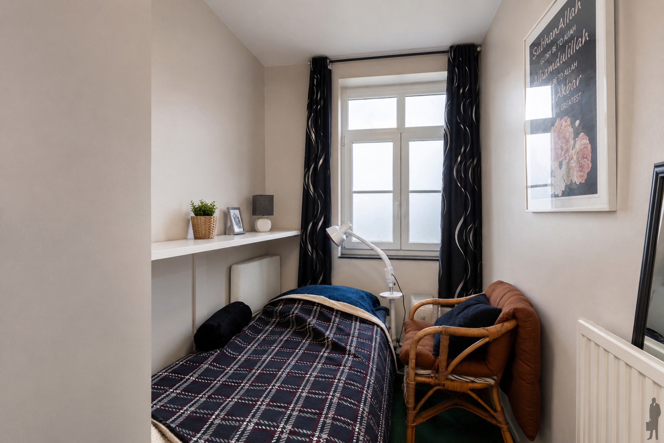 Mooi gelijkvloers appartement MET TUIN en 2 staanplaatsen. - foto 5