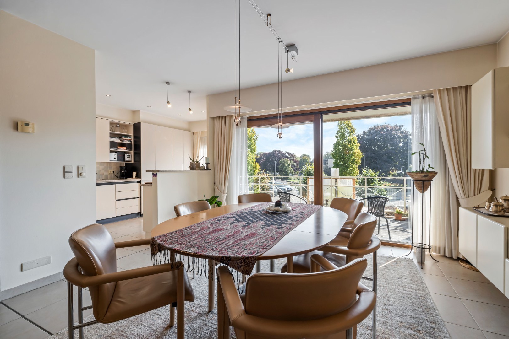 RUIM APPARTEMENT MET 2 SLPKS EN 2 TERRASSEN IN ANTWERPEN-LINKEROEVER - foto 3