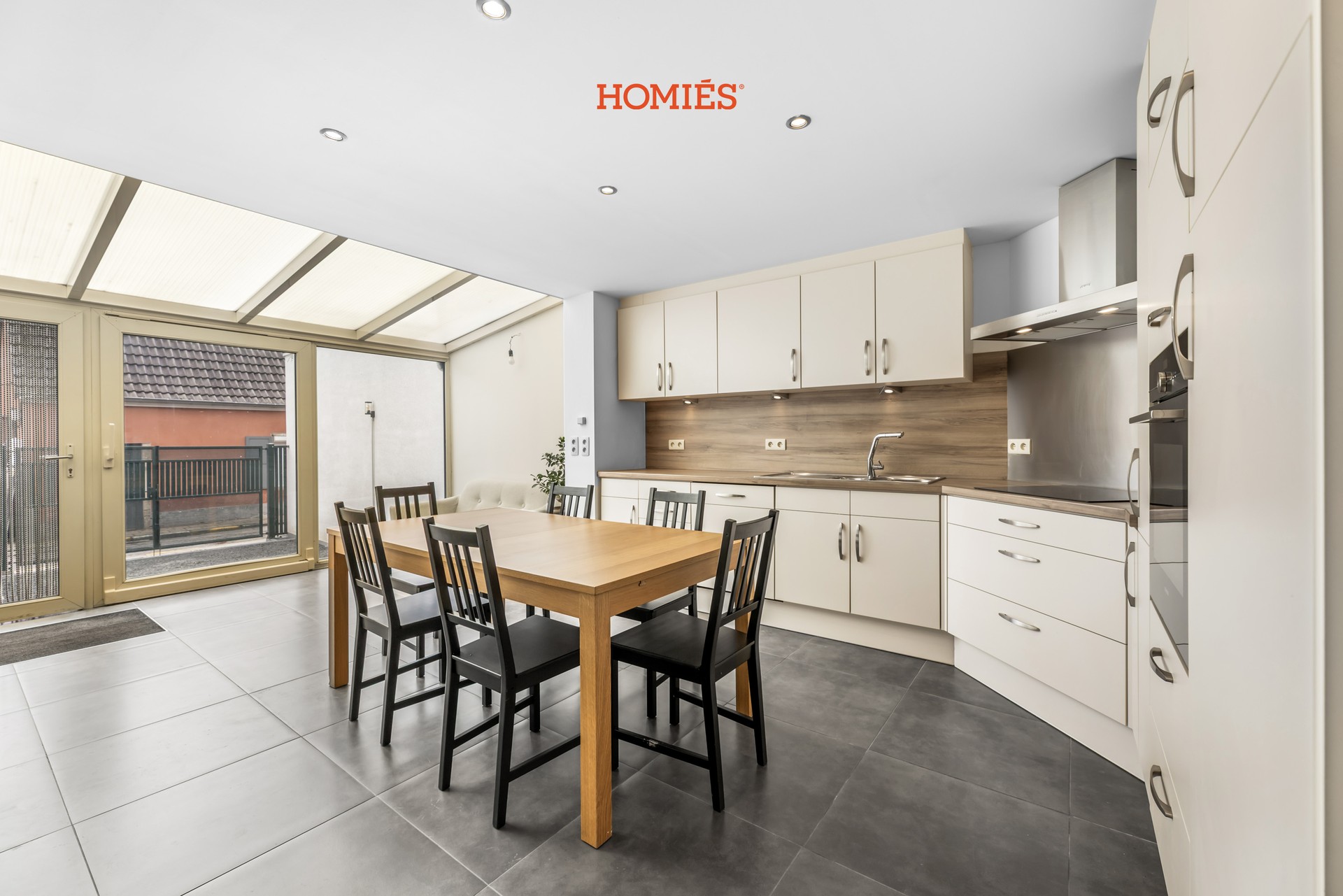 Gerenoveerde centrumwoning met 5 slaapkamers en staanplaats! - foto 5