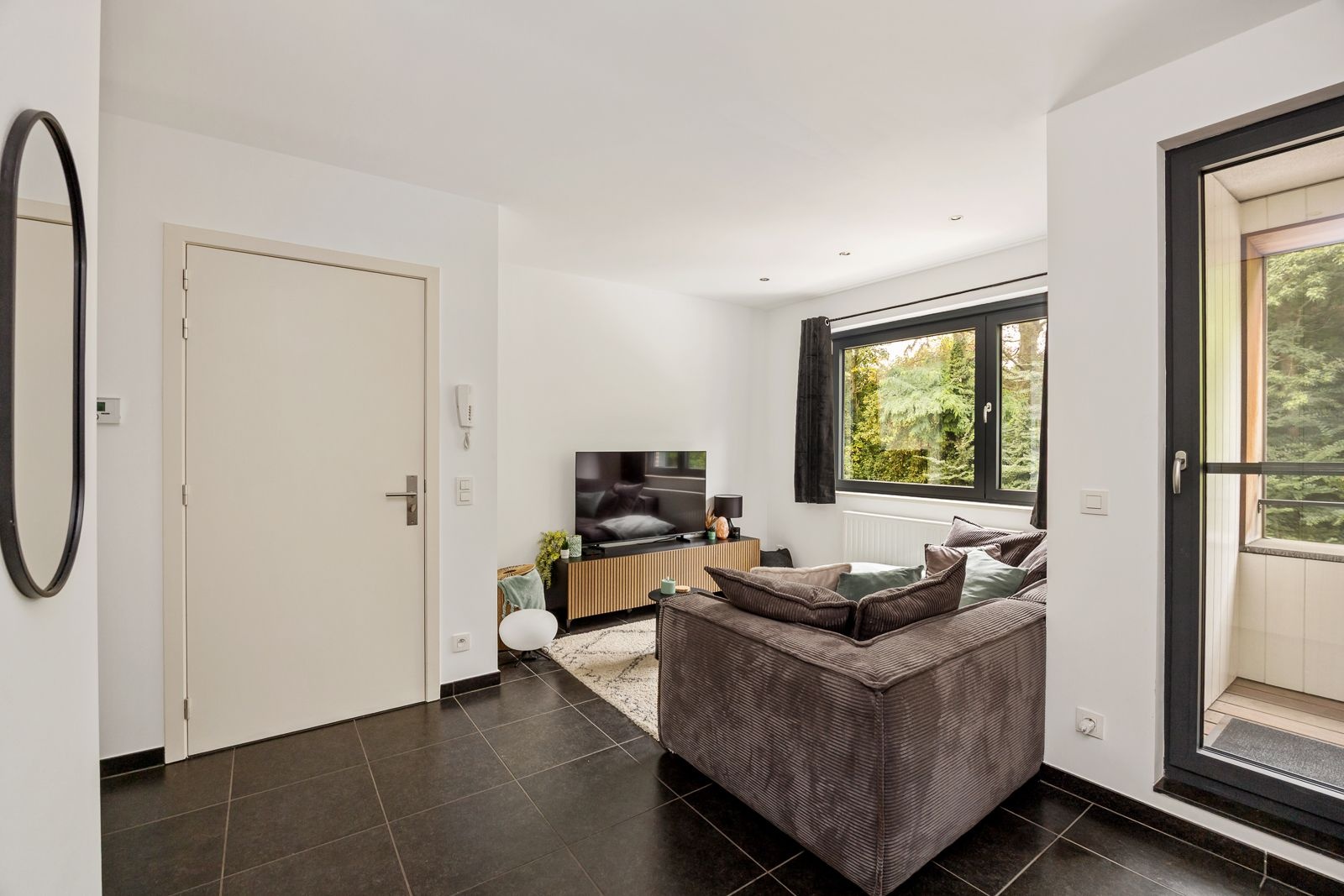 Topgelegen éénslaapkamerappartement met ruim terras en staanplaats in centrum Kapellen! - foto 2