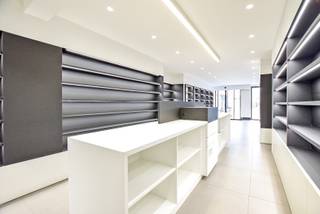 Kwalitatief afgewerkte woning (536m² bewoonbaar) op een toplocatie.Op een centrale locatie vlak bij de markt, winkels en scholen, treffen we deze...