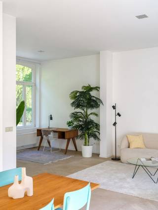 TE KOOP – Gerenoveerde woning in GentbruggeIn de Bassijnstraat te Gentbrugge vinden we deze prachtig gerenoveerde woning met een uitstekende...
