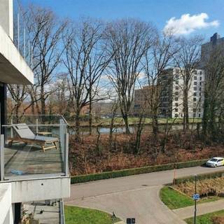 Wat een rustige toplocatie! Dit instapklare appartement is ZO GOED ALS NIEUW en is onder registratierechten te koop (geen BTW!). Het is gelegen in...