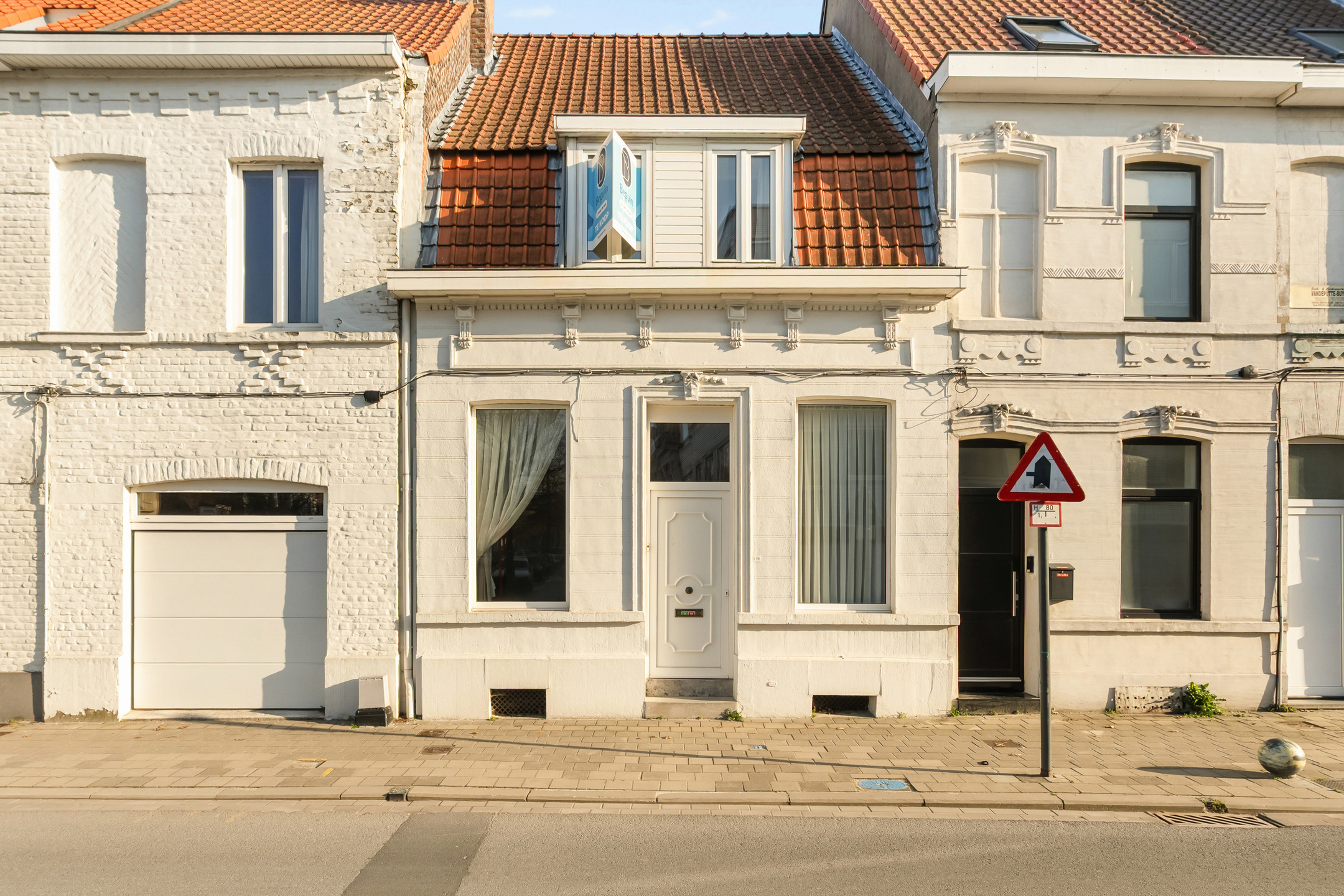 Topgelegen op te frissen woning met 5 slk en handige garage - foto 2