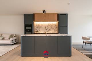 <p><strong>Residentie De Admiraliteit:</strong> Wonen in midden <strong><em>in het centrum, groen en rustig gelegen</em></strong> in een binnengebied aan een <strong><em>verkeersvrij</em></strong> park.</p>

<p>In het kerngebied van Lommel, tussen de Hees, Hezerpad, Nachtegaalstraat en Vreyshorring realiseert Aristas een prachtig woonproject &amp;quot;Residentie De Admiraliteit&amp;quot;.</p>

<p>Dit eigentijds woningbouwproject bestaat uit <strong><em>24 appartementen</em></strong>, steeds met ruime terrassen of tuinen en voorzien van ondergrondse parkeerplaatsen en bergingen.</p>

<ul><li>Prachtige locatie: rustig, in het groen én in het centrum</li><li>Eigentijdse architectuur</li><li>Zonnepanelen &amp;amp; warmtepomp</li><li>BEN-woningen &amp;amp; appartementen</li><li>E-peil kleiner of gelijk aan 30</li></ul>

<p>De residentie is voorzien van:</p>

<p>·       Gemeenschappelijke ontspanningsruimte van 60m²</p>

<p>·       Ondergrondse parkings</p>

<p>·       Ondergrondse fietsenstalling</p>

<p>Aankoop onder BTW-stelsel &amp;amp; Wet Breyne: 12% op de grondwaarde &amp;amp; 21% op het constructie-aandeel.</p>

<ul><li>3 slaapkamer appartement vanaf €348.000,-</li><li>4 slaapkamer appartement vanaf €444.000,-</li></ul>

<p>Graag meer informatie over dit prachtig project?</p>

<p>Maak een afspraak via 011 550 440 of info@eratournier.be</p>