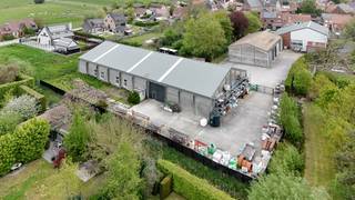 Deze polyvalente opslagplaats of atelierruimte is gelegen op een ruim perceel van meer dan 4.000 m² in Middelburg, deelgemeente van Maldegem.Dankzij...