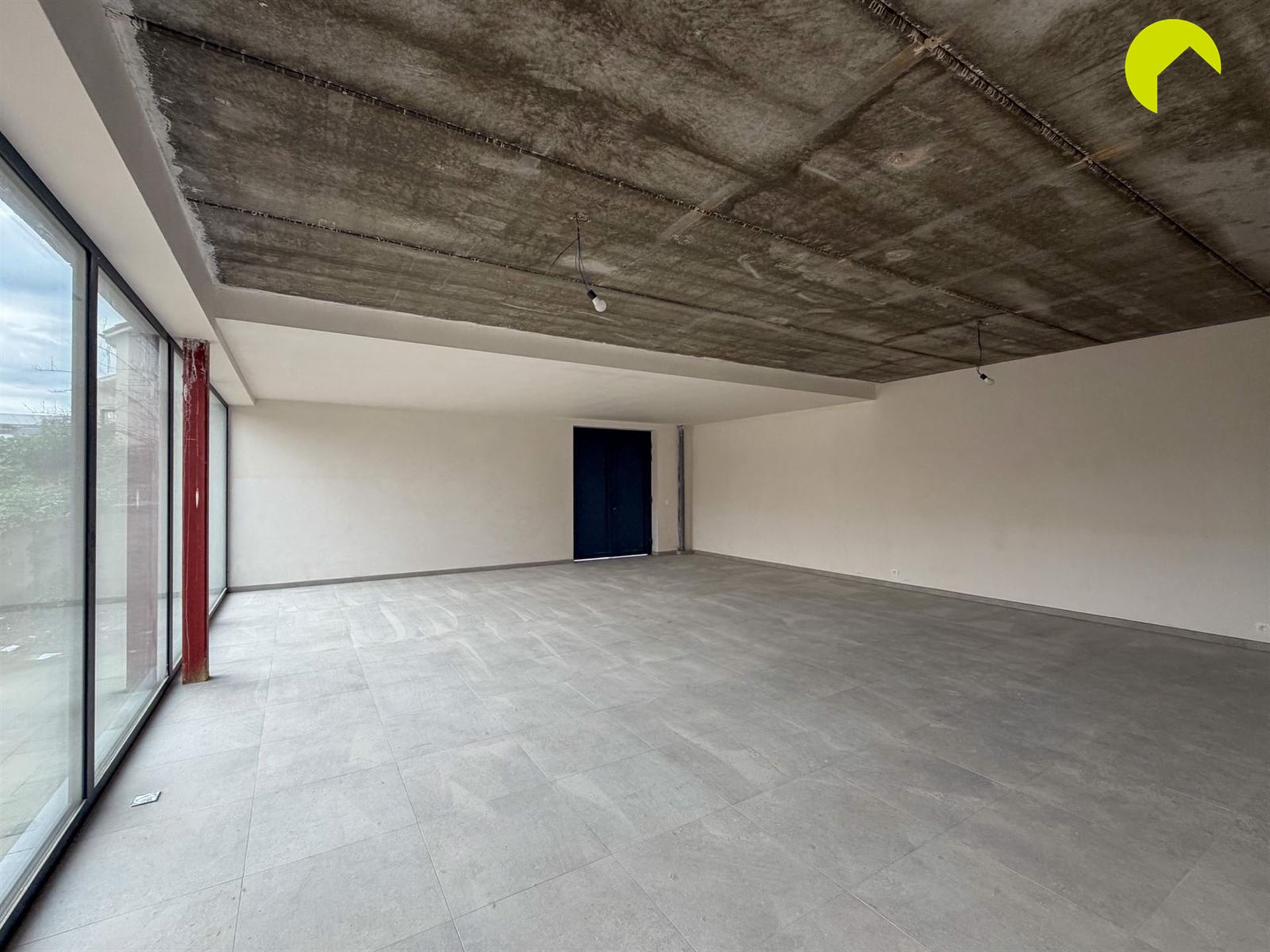 Commercial - photo 4