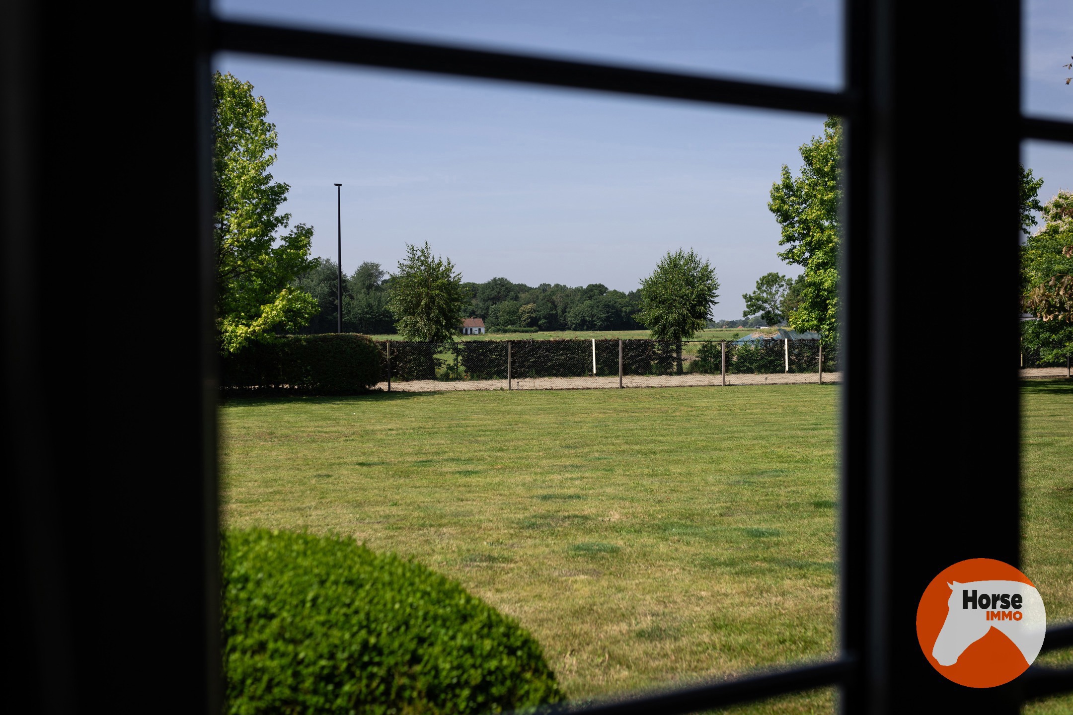 MERELBEKE - Professioneel paardencomplex op 3,35HA - foto 5