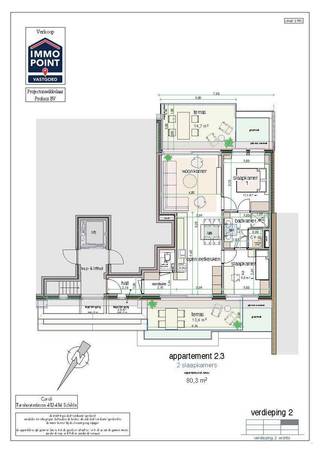 <p>‘Corali’, een exclusief en hedendaags nieuwbouwproject in het hart van Schilde. Dit kleinschalige nieuwbouwproject omvat 9 stijlvol afgewerkte appartementen, elk ontworpen met oog voor detail en een moderne architecturale uitstraling.<br /><br />APPARTEMENT 2DE VERDIEPING MIDDEN.<br />83,2 m² bestaande uit inkomhal, leefruimte met open 14,70 m². <br />2 Slaapkamers, 1 badkamer, apart toilet en berging.<br /><br />Verplicht bij aan te kopen van 1 of meerdere ondergrondse autostaanplaatsen en kelderberging.<br /><br />BUDGETTEN<br />Keukens: € 17.500, - <br />Sanitair: € 5.000,- <br /><br />LEVERANCIERS<br />Sanitair: Desco<br />Keukens: Augustijns keukens<br />Tegels: RG tegel<br /><br />BIJZONDERHEDEN<br />Lift, schrijnwerk 'Reynaers' aluminium, videofoon, individuele vloerverwarming via warmtepomp, ventilatietype “D”, zonnepanelen.<br /><br />POSITIEVE ASPECTEN<br />Energielabel “A”<br />Zéér veel lichtinval<br />Ruime afwerkingsbudgetten voorzien<br />Gelegen in het centrum van Schilde<br />Grondaandeel en constructie mogelijk aan 6% BTW<br />Betaling slechts bij oplevering (geen Wet Breyne)!<br /><br />TOTAAL PRIJS 6% BTW<br />€ 369.650<br />+ € 22.179 BTW 6%<br />__________<br />€ 391.829 *<br /><br />OF<br /><br />TOTAAL PRIJS 21% BTW<br />€ 369.650<br />+ € 77.627 BTW 21%<br />__________<br />€ 447.277 *<br /><br />* Prijzen exclusief notariskosten en aansluitingskosten nutsvoorzieningen.<br />* Prijzen exclusief aandeel in de kosten voor de basisakte: Deze bedragen € 850 incl. BTW per appartement.<br /><br /><br /></p>
<p><strong> </strong></p>