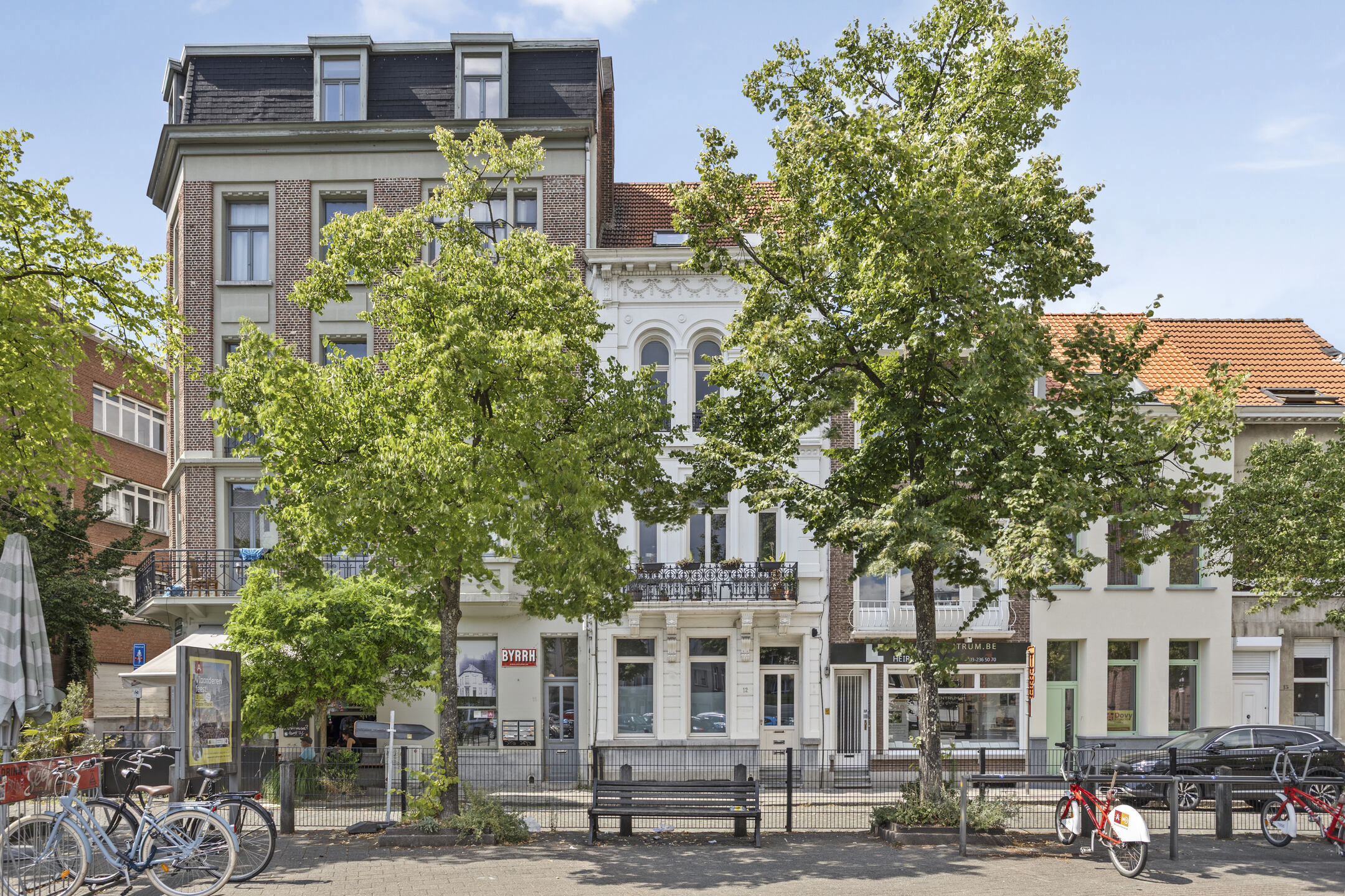 Goed gelegen handelsgelijkvloers aan het Laar. - foto 1