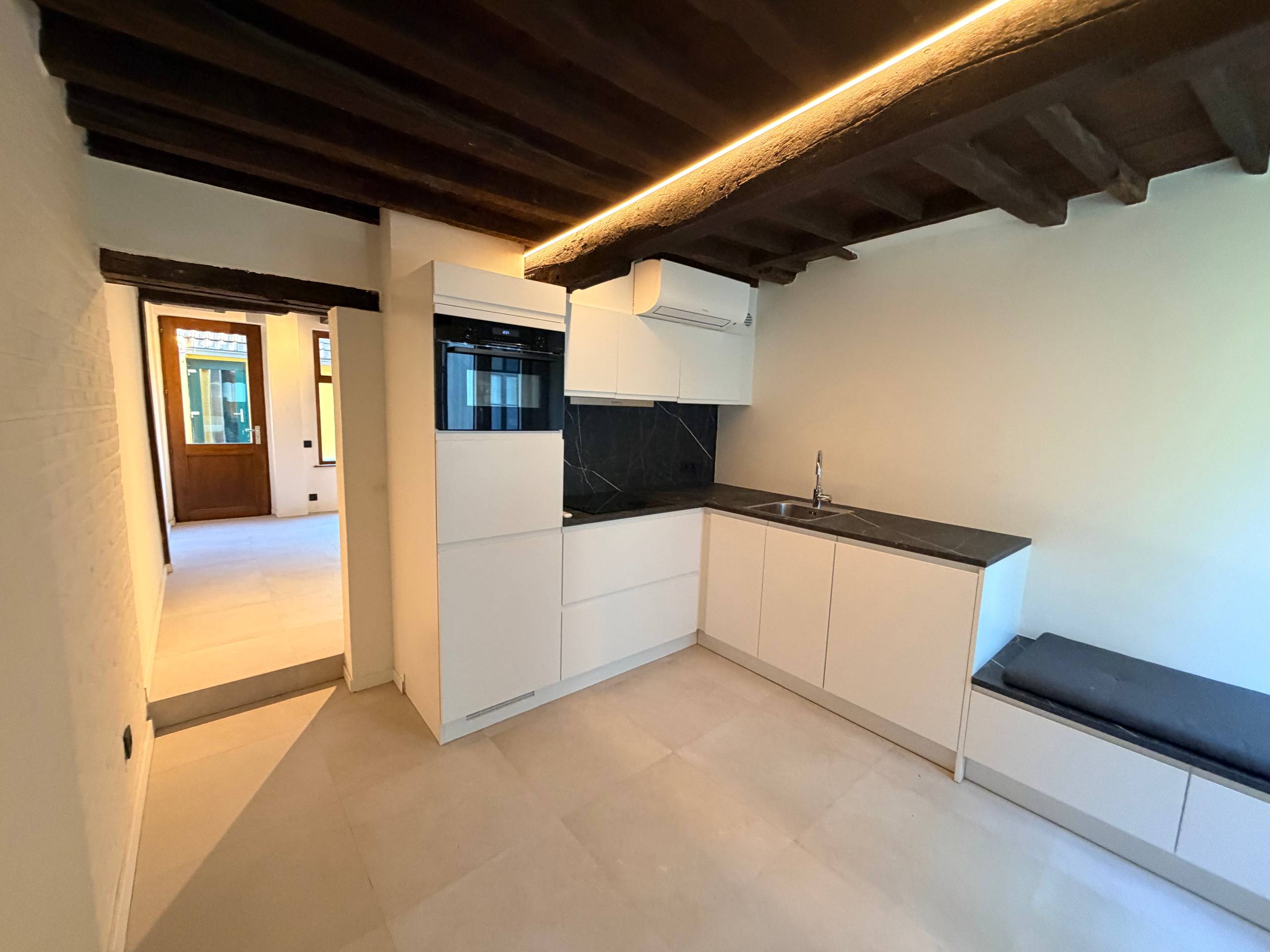 --- NIEUW --- Ideale cohousing woning: volledig gerenoveerde 2-slaapkamerwoning met elk een eigen douche in centrum Gent! - foto 4