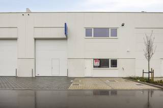 Deze KMO-unit (B4) te koop biedt 216 m² aan flexibele ruimte en beschikt over twee privé parkeerplaatsen. Deze unit maakt deel uit van het...